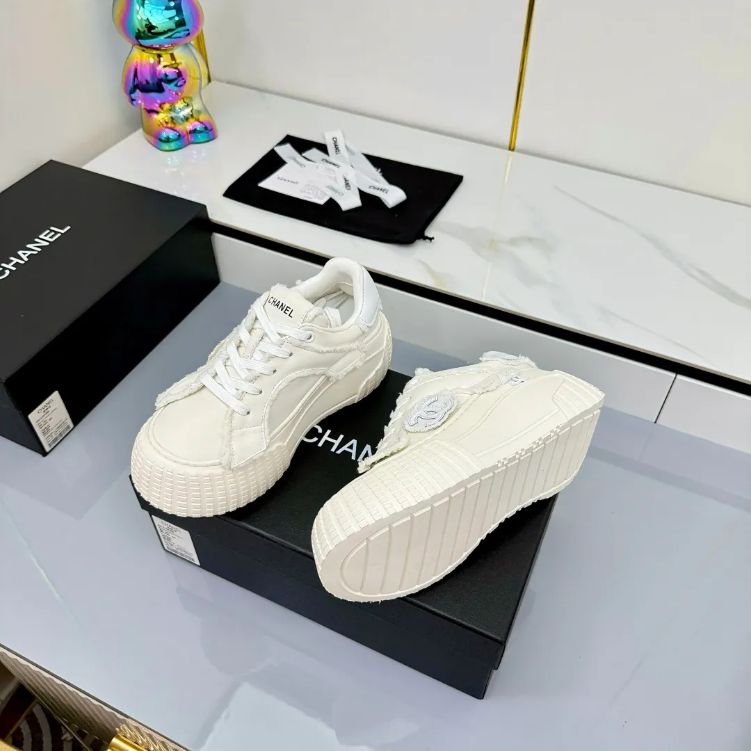 👟👟Ex-factory price 640👟👟 Chanel bread shoes ~ original calfskin panda shoes Chanel 25C latest hot style panda black and white sports shoes casual sneakers Xiaoxiang hot item classic black and white panda color coco girls must pay Fabric: original custom mixed sheepskin lining: original imported breathable mesh lining outsole: Original molded rubber + TPU combination Size: Women's 35-41 Buy now👉